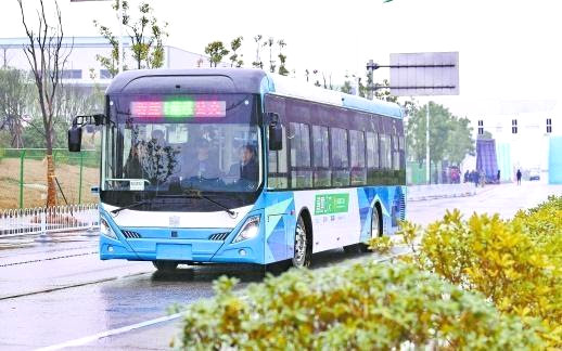 Sürücüsüz Akıllı Otobüs Hattı Orta Çin’de Deneme Sürüşüne Başladı