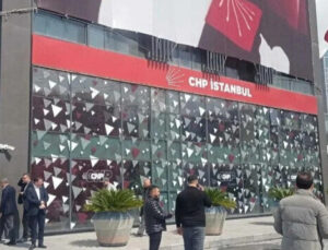 Bir algı operasyonu daha çöktü: CHP İstanbul Vilayet Başkanlığı önünde ateş açan zanlıların imgeleri ortaya çıktı
