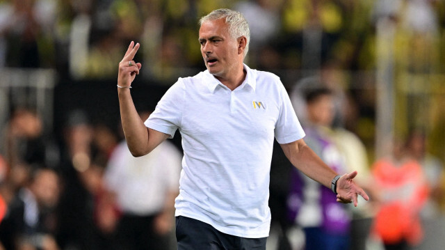 Jose Mourinho Fenerbahçe-Lille maçı sonrası dünya basınında: İngilizlerden sert sözler!