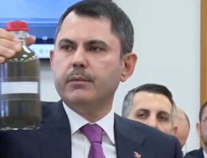 Bakan Kurum İzmir Körfezi’nin halini getirdiği numuneyle anlattı