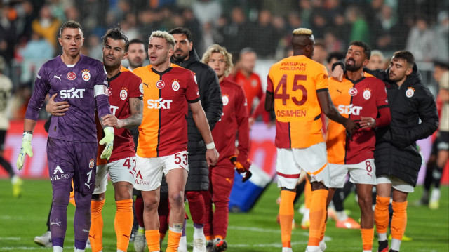 Galatasaray’da gerginlik: Maç sonu tartıştılar
