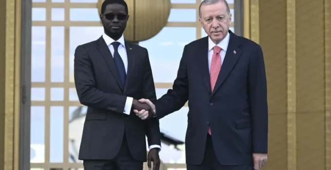Cumhurbaşkanı Erdoğan Senegalli mevkidaşı Faye ile telefonda görüştü