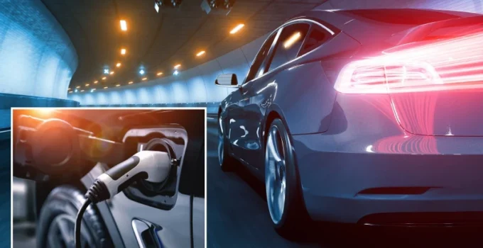 Togg tepede Tesla geride kaldı: Sürpriz model listeyi karıştırdı işte en çok satan elektrikli arabalar